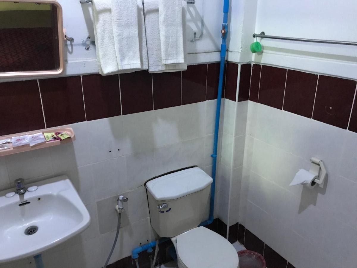 Smile Motel Pyay Exterior photo